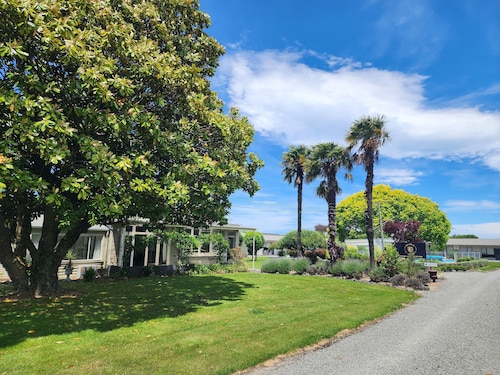 U Studios Masterton, SureStay Collection by BW