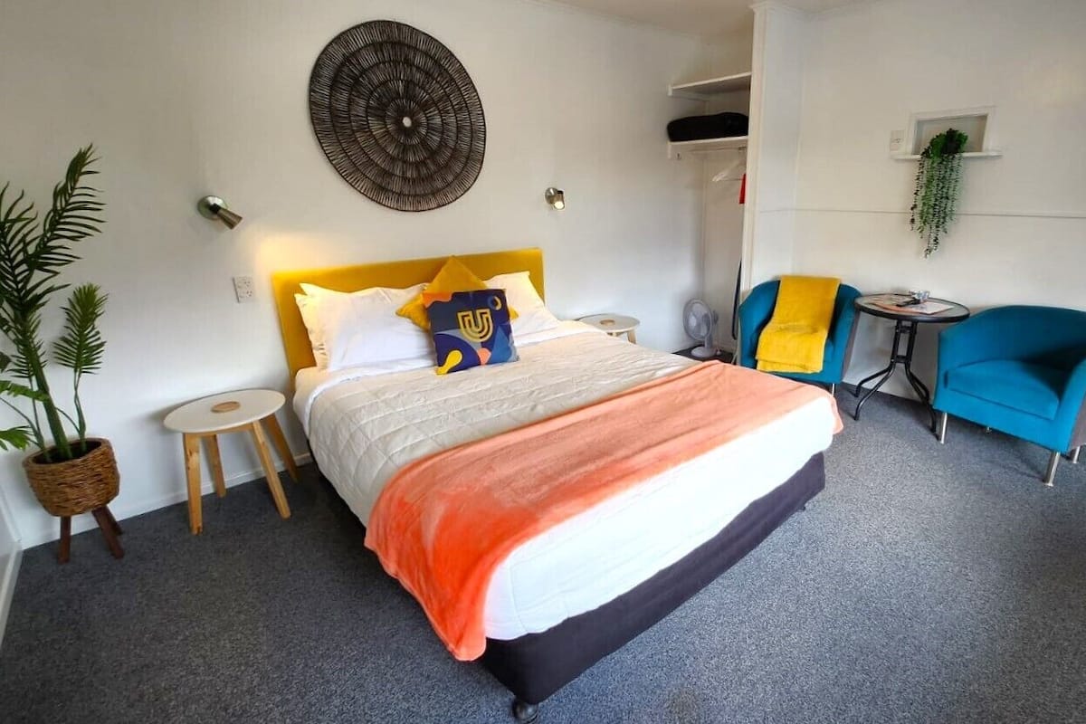 スタンダード スタジオ クイーンベッド 1 台 (Small Studio) | 2 室のベッドルーム、ベッドシーツ