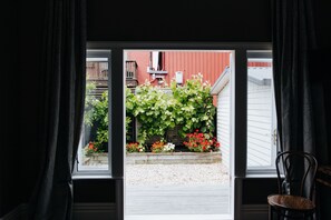 Habitación estándar, para no fumadores, balcón | Terraza o patio