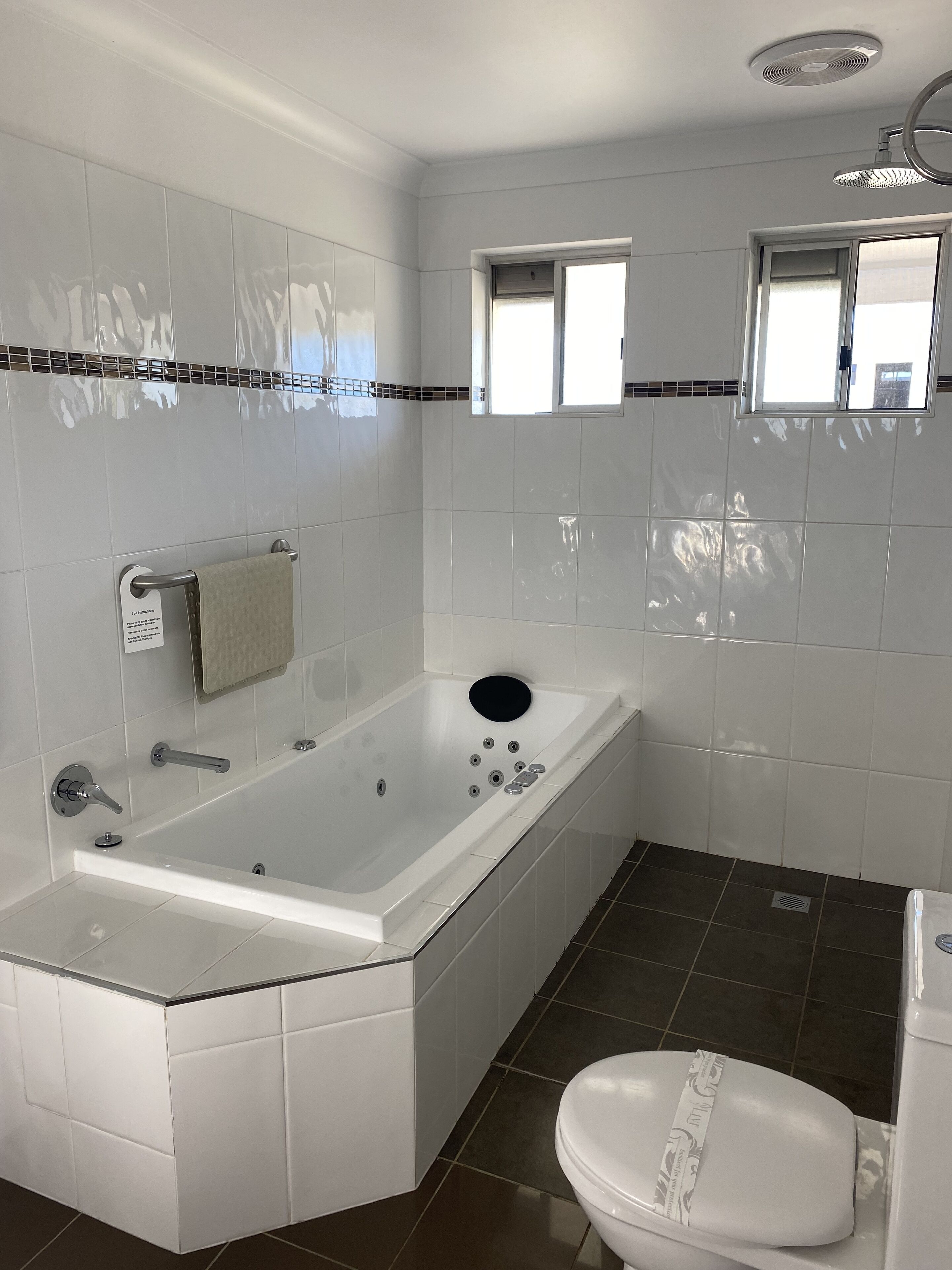 Luxury-Zimmer, Nichtraucher, Balkon (Spa Suite) | Badezimmer | Haartrockner, Handtücher, Seife, Shampoo