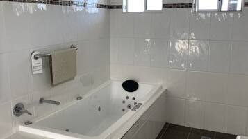Chambre Luxe, non-fumeur, balcon (Spa Suite) | Salle de bain