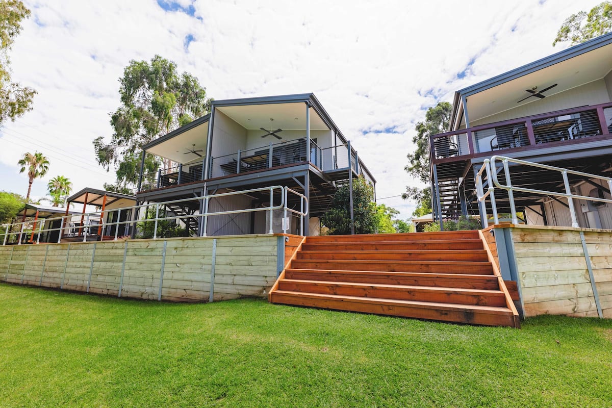 Elevated Riverfront Cabin | Terrace/patio