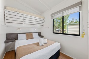 Cabana executiva, ao lado da piscina | 2 quartos, ferros/tábuas de passar roupa, Wi-Fi de cortesia