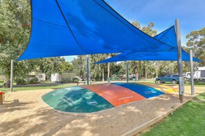 Children’s play area – outdoor - Rivergardens Holiday Park (Gol Gol)