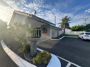 Fachada de la propiedad