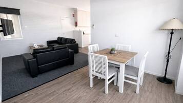 Villa Deluxe - 1 sovrum - icke-rökare - kök (Villa V3) | Vardagsrum | Platt-tv