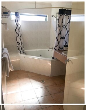 Suite Standard, 1 chambre, cuisine (Spa Unit) | Salle de bain