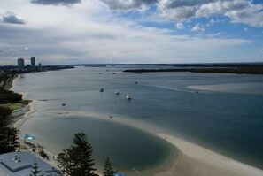 White sand - Pacific Coast Motel (Labrador)