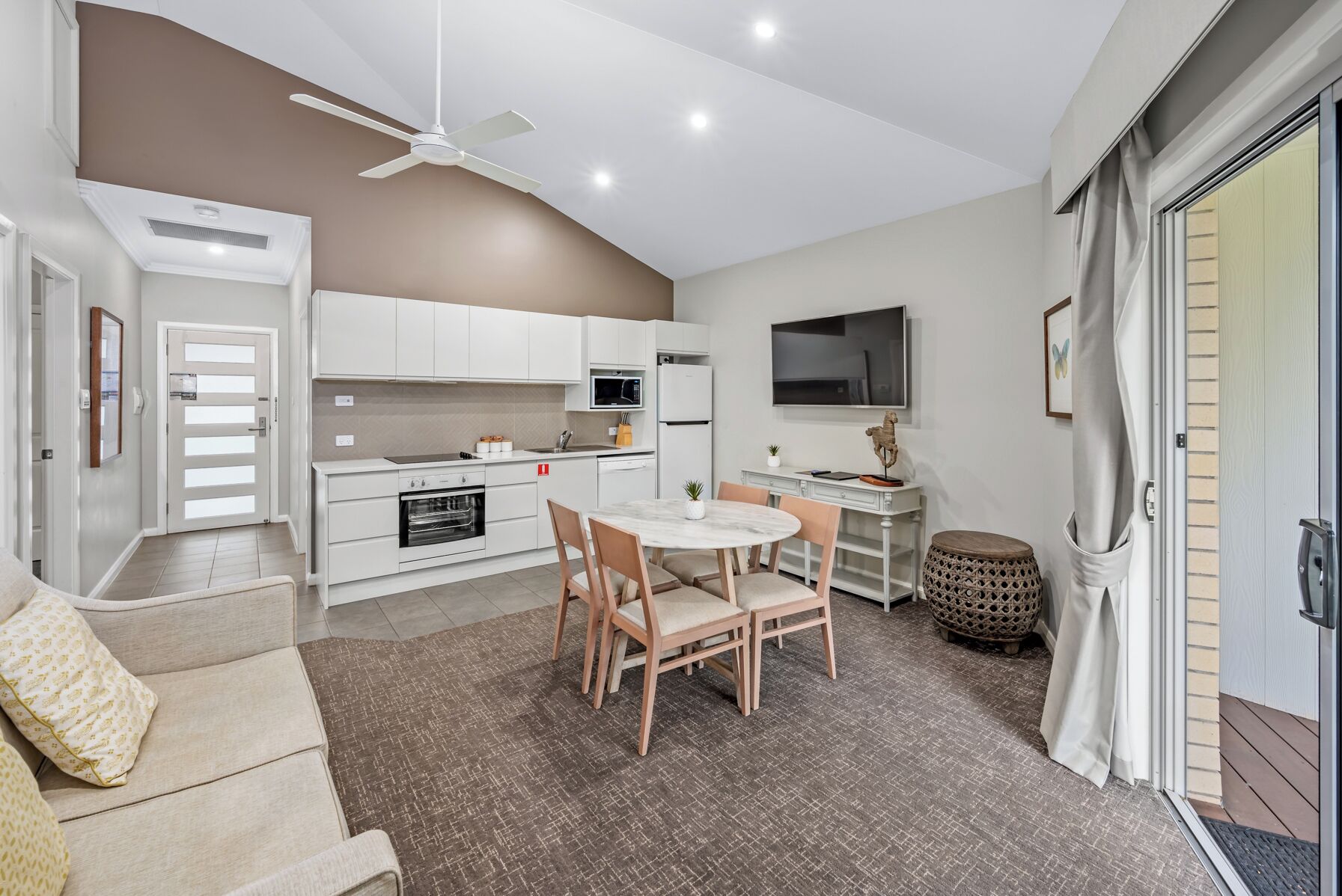 Villa, 2 Bedrooms, Kitchen, Courtyard Area | Private kitchen | Mini-fridge, microwave, coffee/tea maker, electric kettle