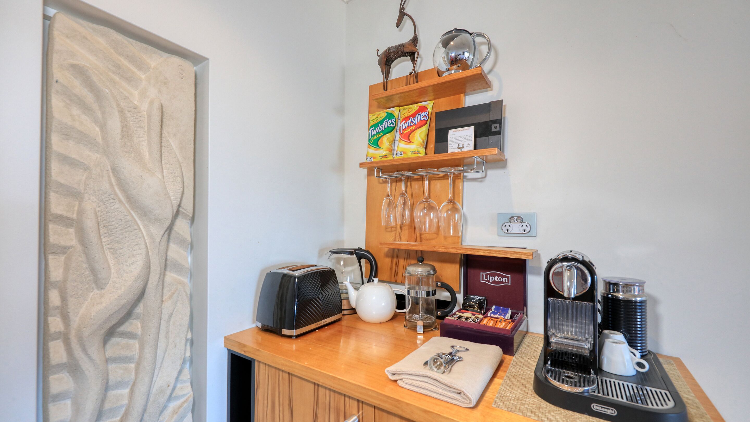 Penthouse | Hypo-allergenic bedding, pillowtop beds, minibar, individually decorated