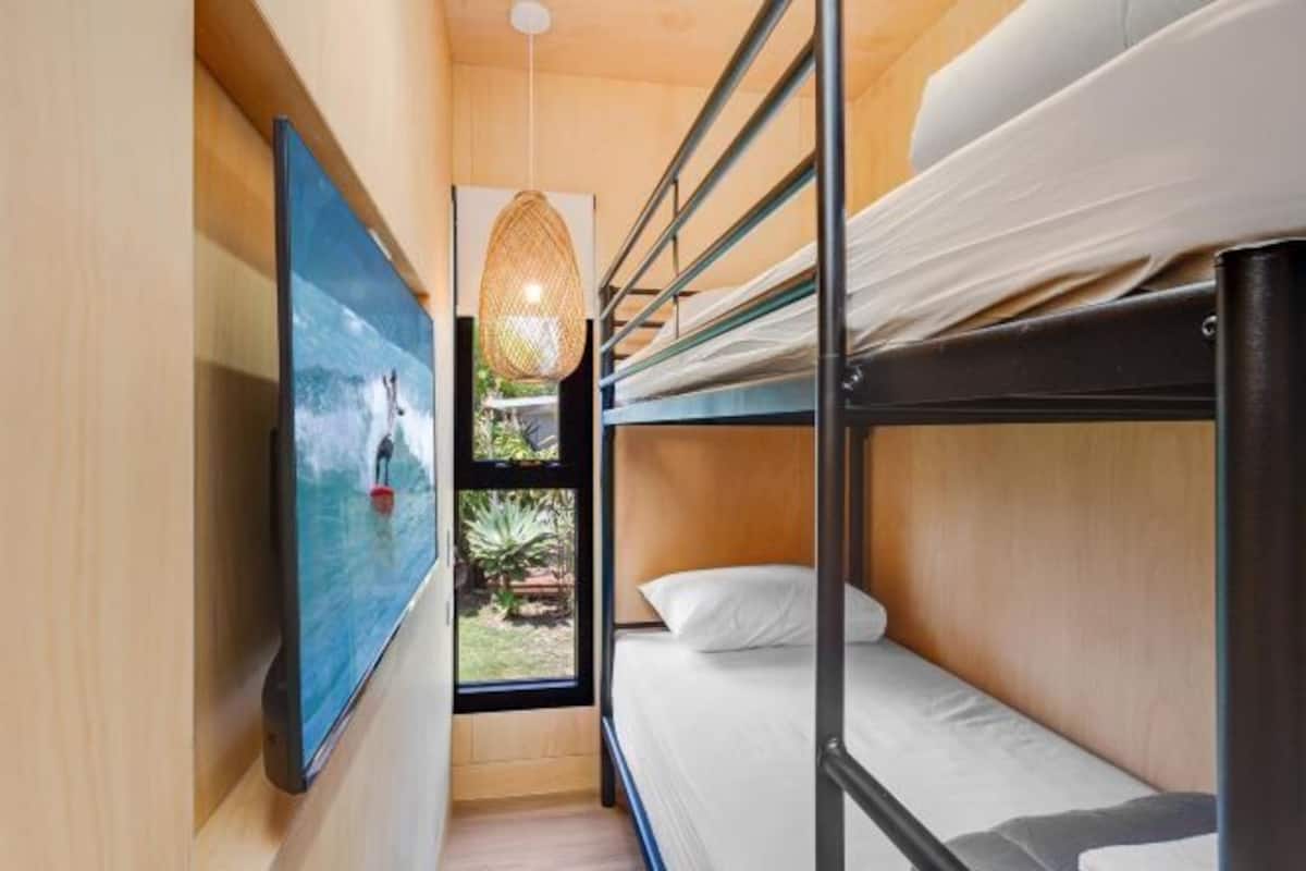 1 bedroom, individually decorated, individually furnished