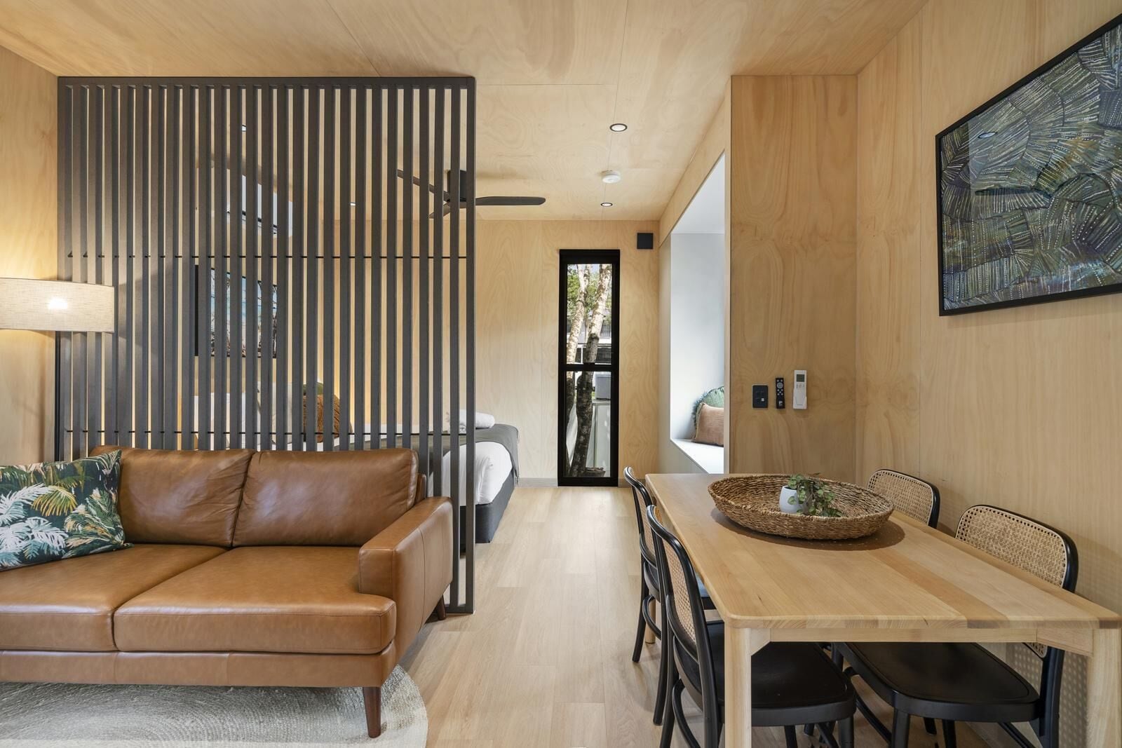 Duplex Studio Pod | 客室ごとに異なる装飾、客室ごとに異なるインテリア、アイロン / アイロン台、WiFi (無料)