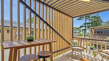 Eco Pavilion Pod | Terrace/patio
