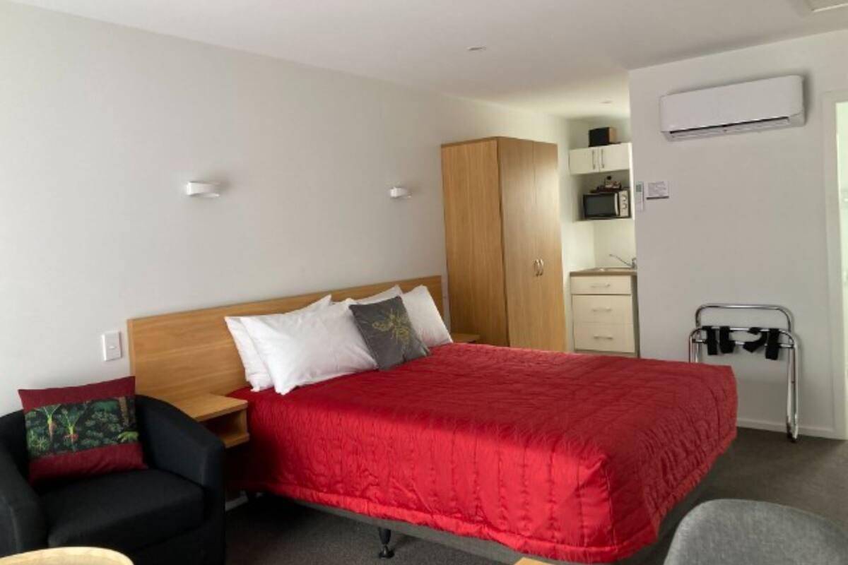 Studio Superior | 1 kamar tidur, kedap suara, setrika/meja setrika, dan Wi-Fi gratis