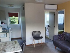 Departamento familiar, 2 habitaciones | 1 habitación, insonorización y tabla de planchar con plancha