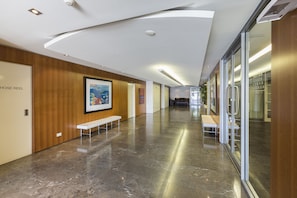Hallway - Gallery Serviced Apartments (Fremantle)