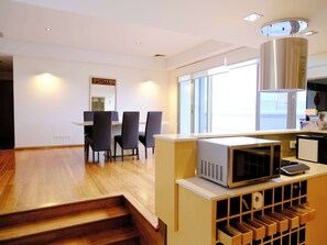 Dining room - Gallery Serviced Apartments (Fremantle)