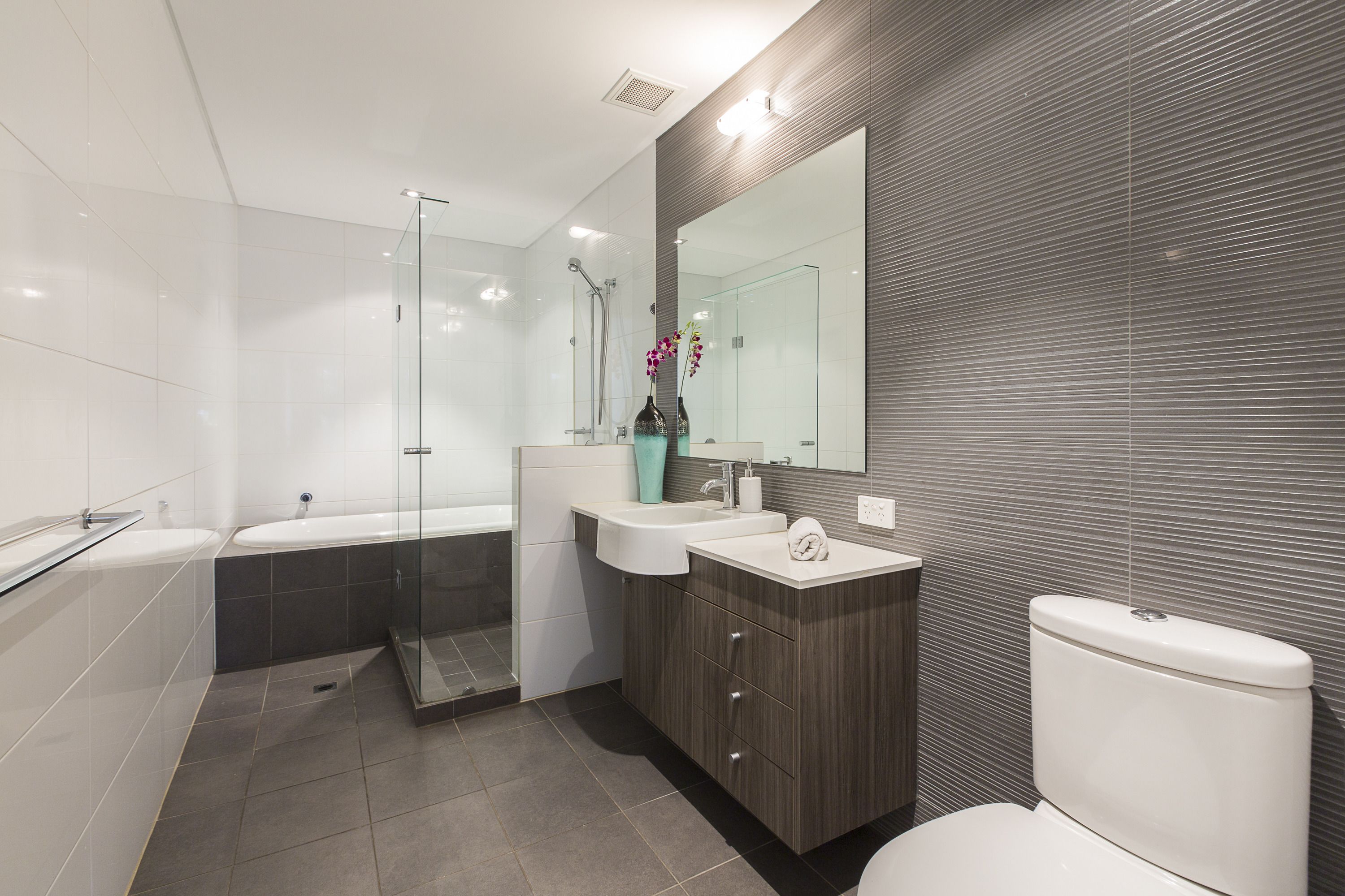 Gallery Serviced Apartments — image 9