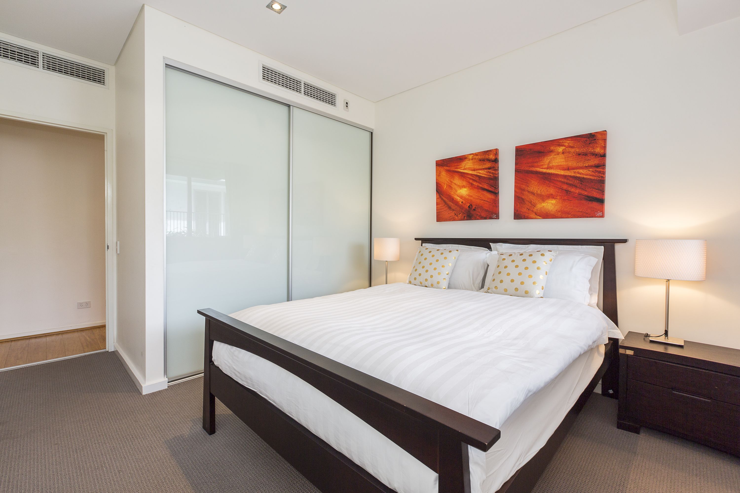 Gallery Serviced Apartments — image 14