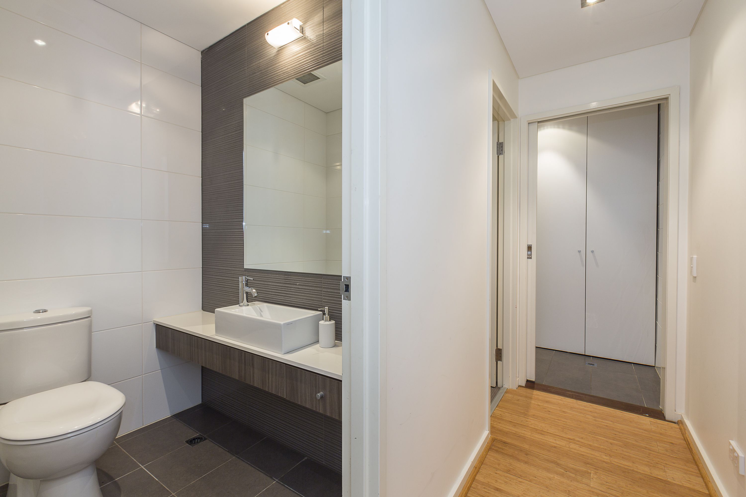 Gallery Serviced Apartments — image 19