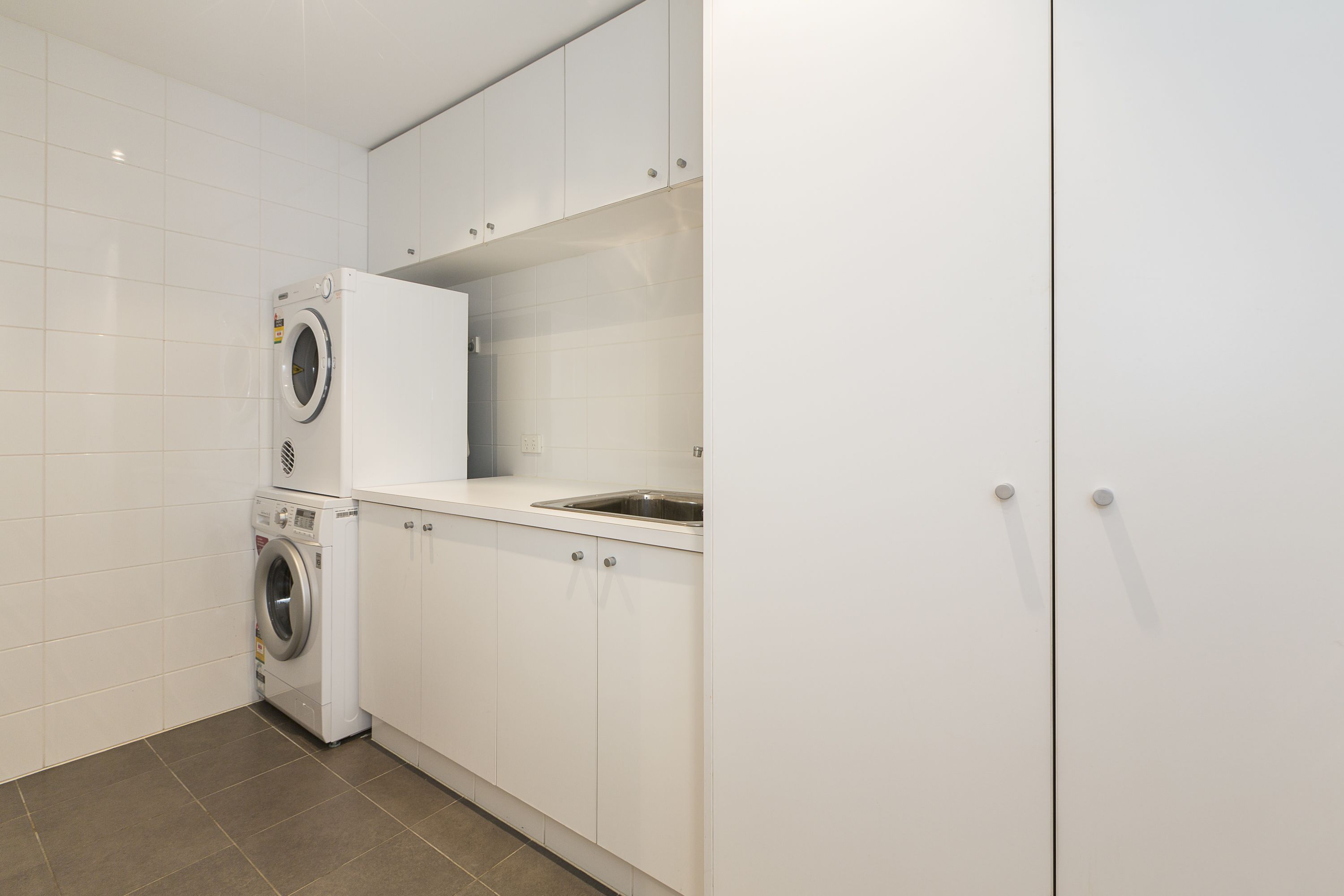 Gallery Serviced Apartments — image 18