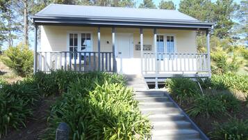 French Provincial Lux Cottage | Exterior