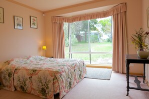 Standardzimmer, Nichtraucher, Küche (4 bedroom Barilla House) | Individuell dekoriert, individuell eingerichtet, Schreibtisch