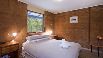 2 ๊ฐ์ ์นจ์ค, ์นจ๋ ์ํธ