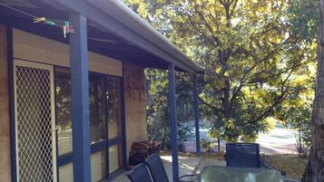 ์คํ ๋ค๋ ์ค์ํธ, ์นจ์ค 1๊ฐ, ๊ธ์ฐ, ์ฃผ๋ฐฉ (Cottage) | ํ
๋ผ์ค/ํํฐ์ค