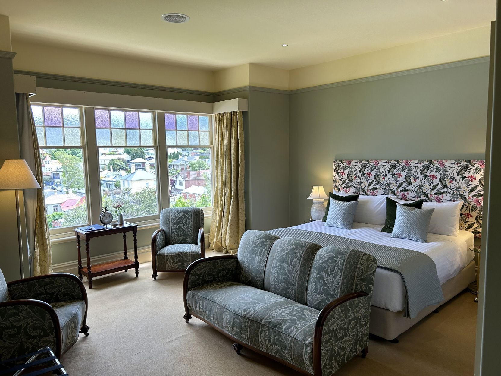 Literie de qualité supérieure, surmatelas, minibar