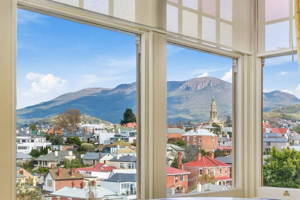 Deluxe Two-Bedroom Spa Suite with Water and Mountain Views | Vista a la montaña