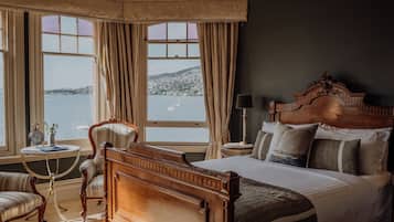 Queen Waterview - Knopwood Room | Premium bedding, pillow-top beds, minibar, individually decorated