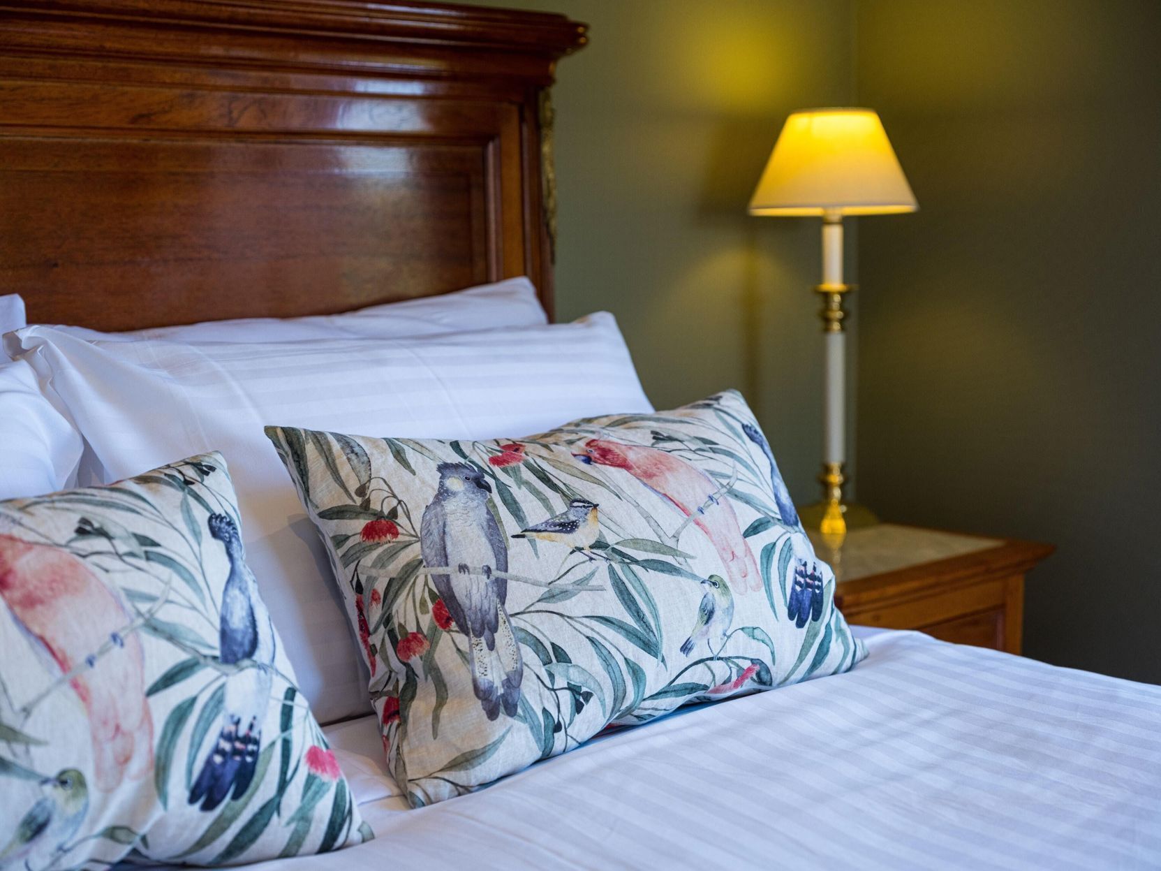 Literie de qualité supérieure, surmatelas, minibar