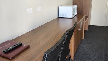 1 間睡房、熨斗/熨衫板、床單