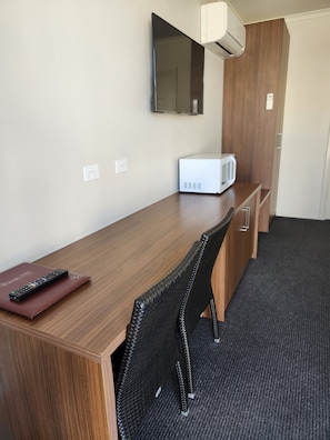 1 bedroom, iron/ironing board, bed sheets