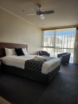Superior Suite, 1 Queen Bed, Non Smoking (Queen)