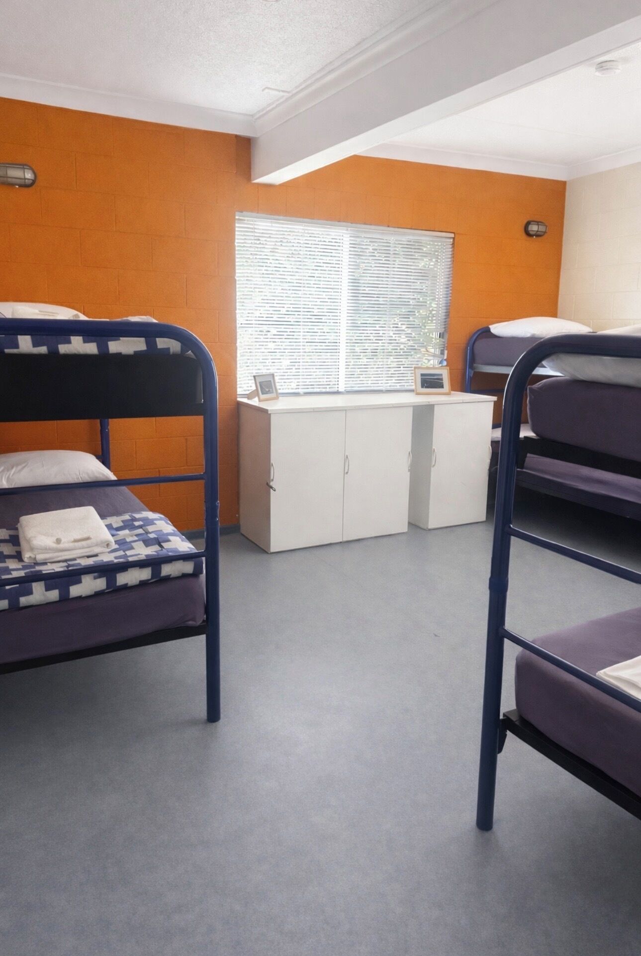 Pimennysverhot, ilmainen Wi-Fi, vuodevaatteet