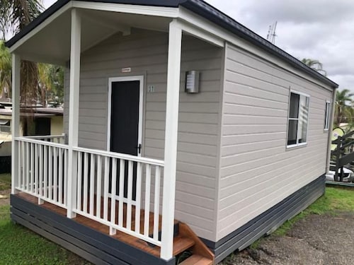 Batemans Bay Holiday Park - Hostel