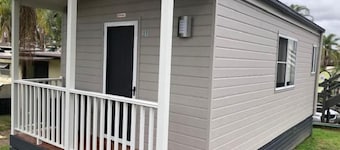 Batemans Bay Holiday Park - Hostel