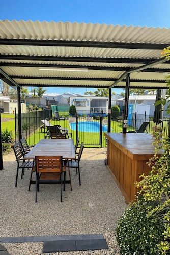 Batemans Bay Holiday Park - Hostel