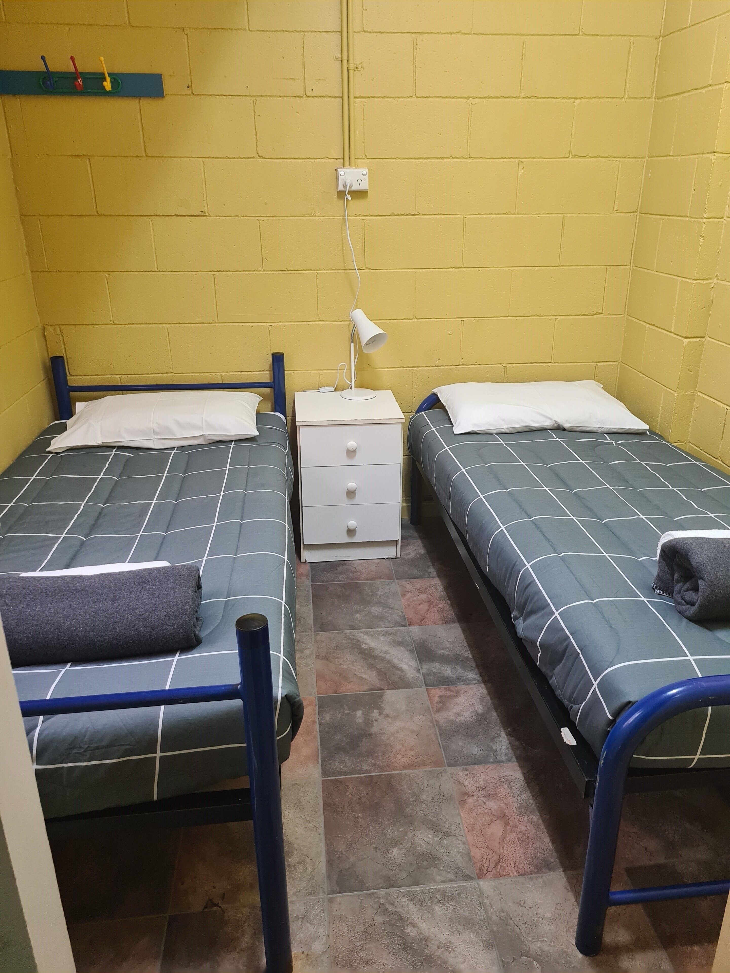 Twin kamer | Verduisterende gordijnen, gratis wifi, beddengoed