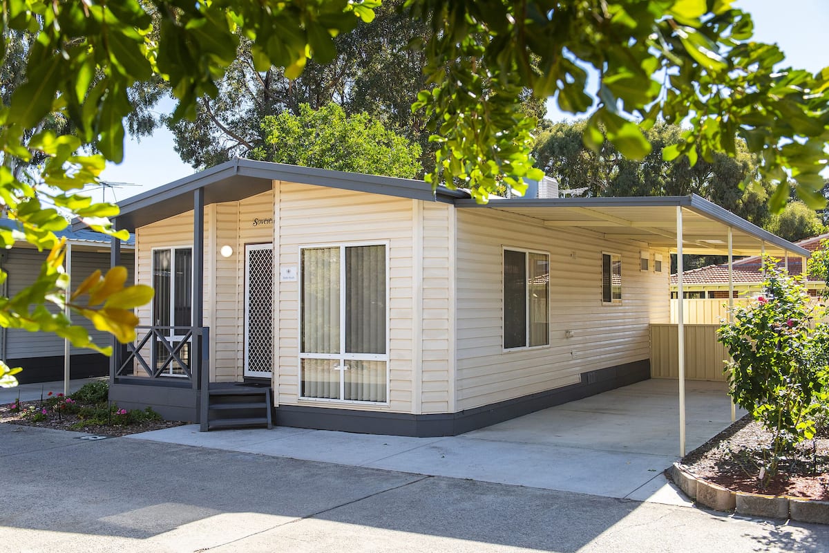 Deluxe House, 2 Bedrooms (Non Pet Friendly) | Private kitchen