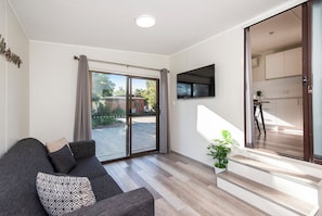 Living area - Banksia Tourist Park (Hazelmere)