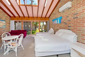 Cots/infant beds, WiFi - Crescent Head Resort & Conference Centre (Crescent Head)