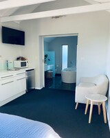 開放式客房 (One) | 遮光布/窗簾、熨斗/熨衣板、免費搖籃/嬰兒床、免費無線上網