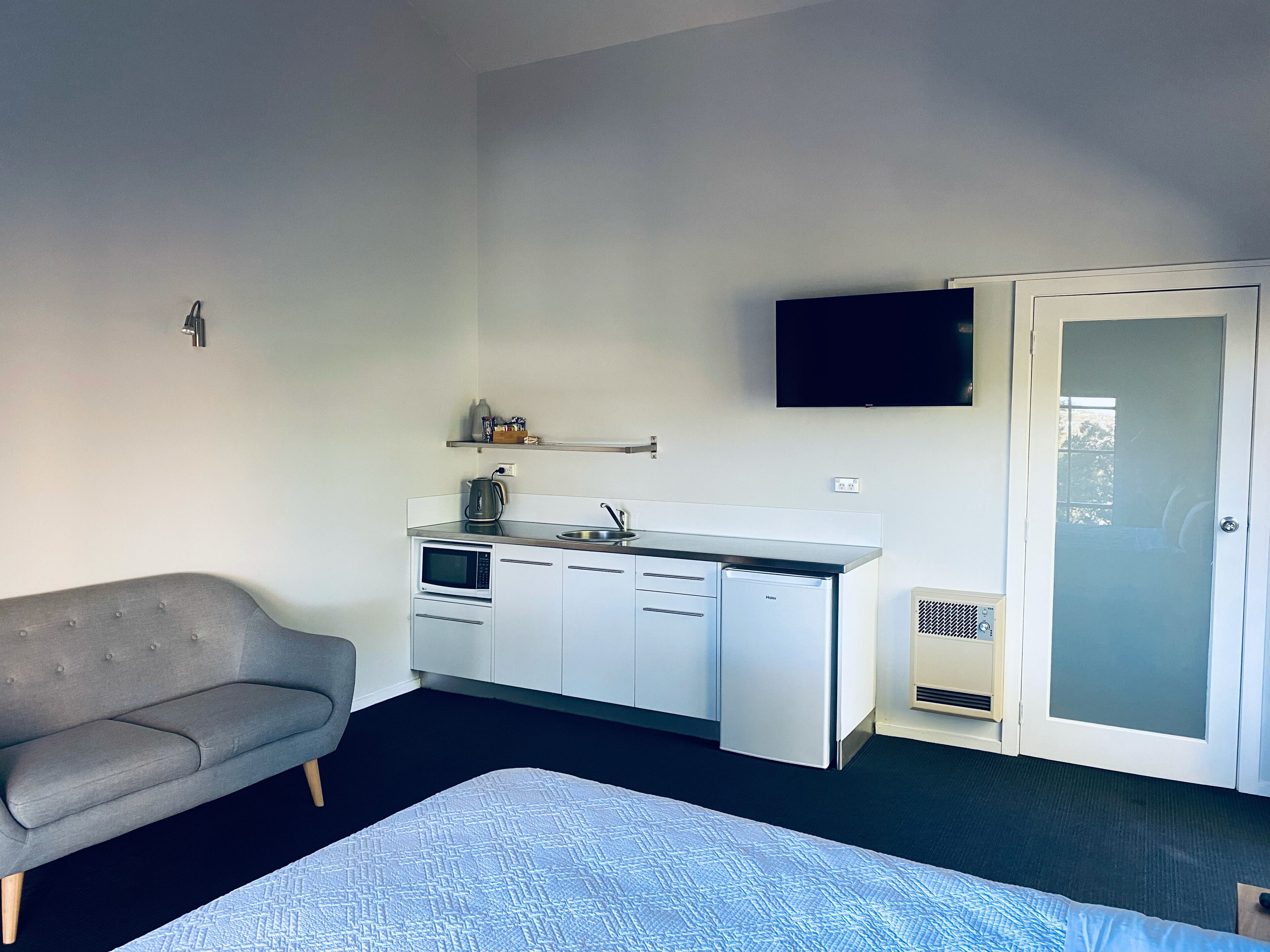 Hideaway Studio Accommodation — image 11