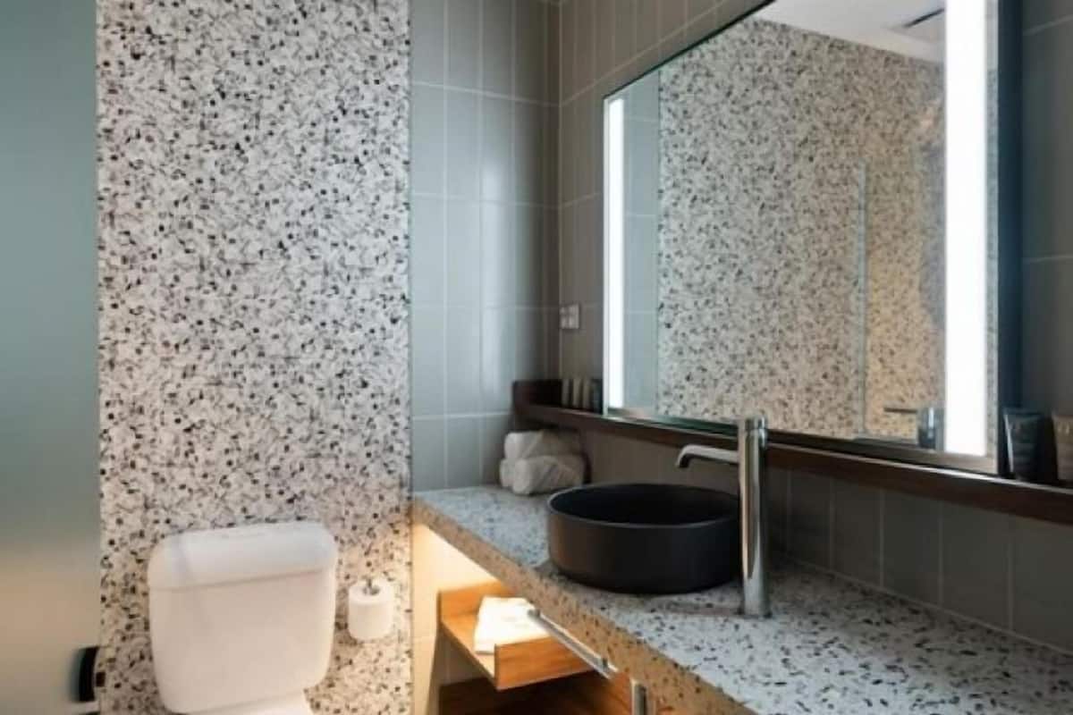 Bathroom | Shower, towels