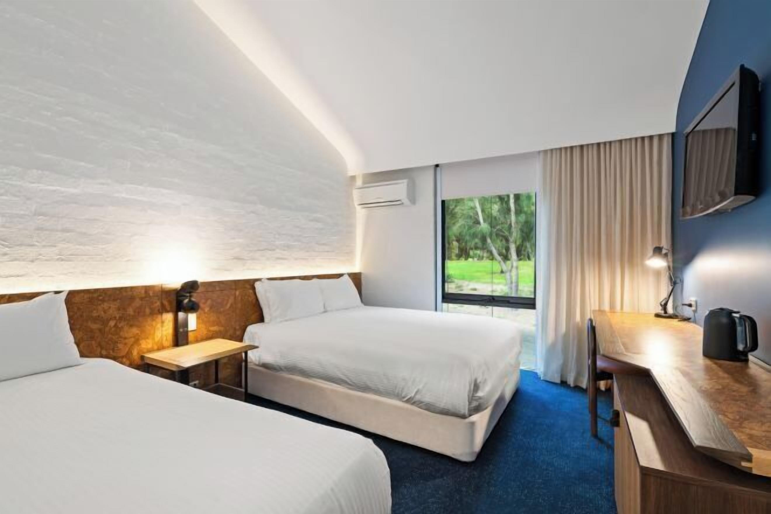 Bureau, rideaux occultants, fer et planche à repasser, Wi-Fi gratuit