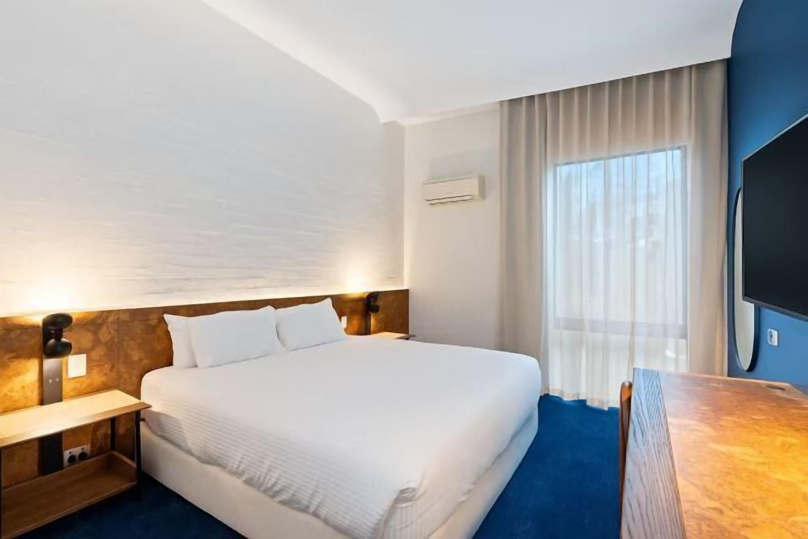 Bureau, rideaux occultants, fer et planche à repasser, Wi-Fi gratuit