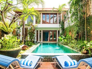 Flat-screen TV, DVD player - Umah Watu Villas (Seminyak)